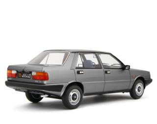 Lancia Prisma 1300 (Intermedia) 1985 Optional Decals 1500 - 1600 - Diesel - Turbo Ds Grigio metallizzato Laudoracing 1:18 Resinemodell (Türen, Motorhaube... nicht zu öffnen!)